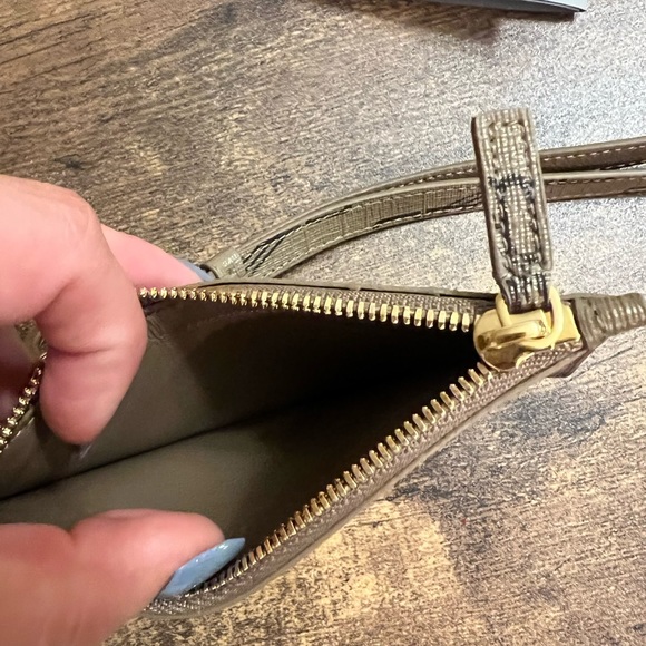 Balenciaga wallet and lanyard. Purchased Sept 2022 and have never used it - Picture 3 of 6